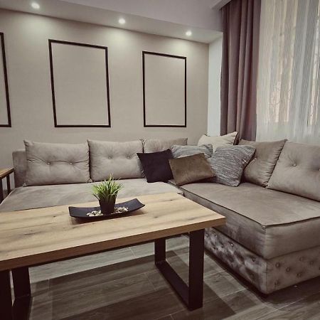 Madesa Apartment Szkopje Kültér fotó