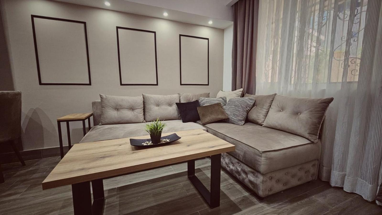 Madesa Apartment Szkopje Kültér fotó