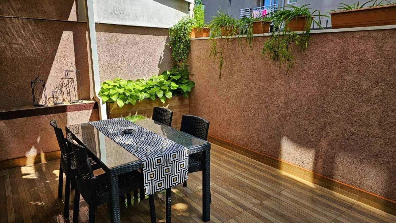 Madesa Apartment Szkopje Kültér fotó